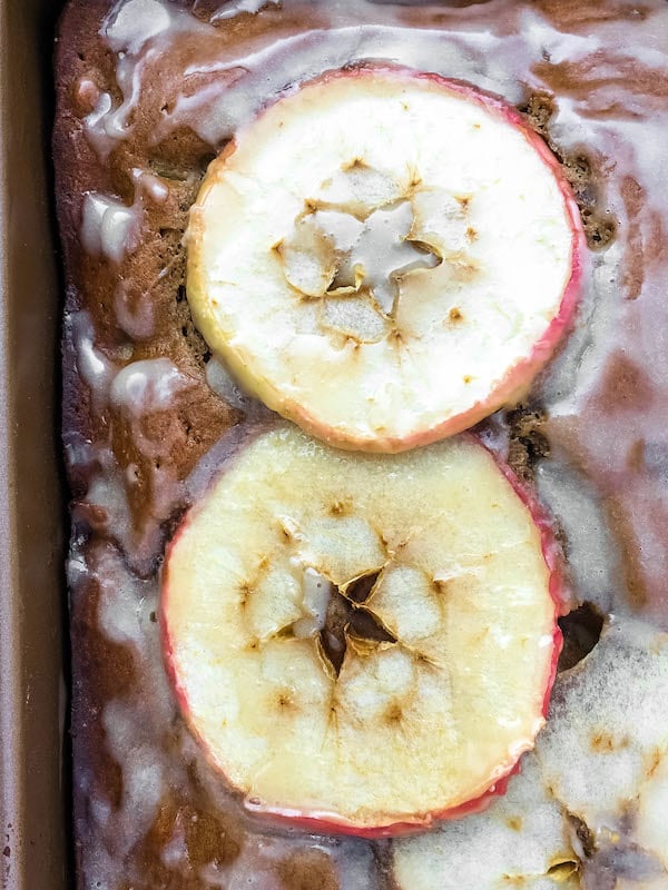 apple-sheet-cake-glaze