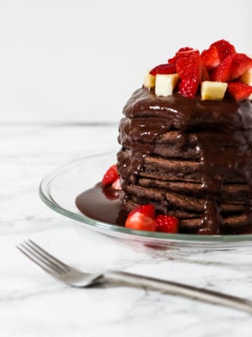 healthy chocolate protein pancakes