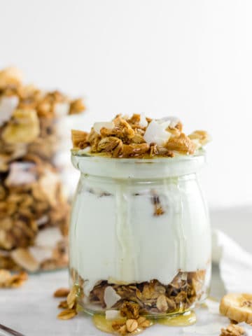 Healthy Banana Coconut Cashew Granola (gluten free + vegan)