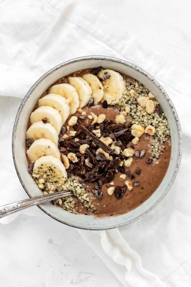 Chocolate Hazelnut Smoothie Bowl