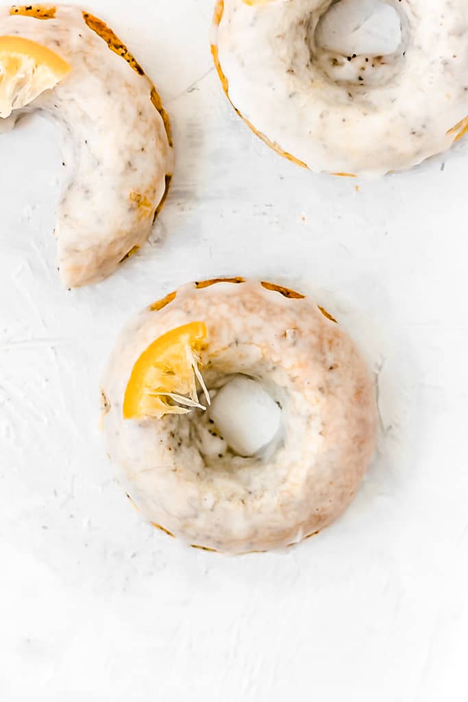 The BEST healthy lemon poppyseed donuts! #paleo #vegandonuts #glutenfree