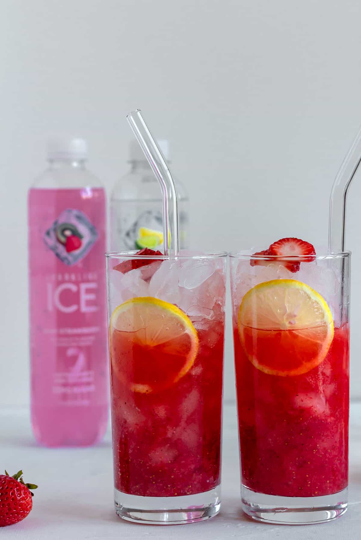 Skinny Sparkling Strawberry Vodka Cocktails