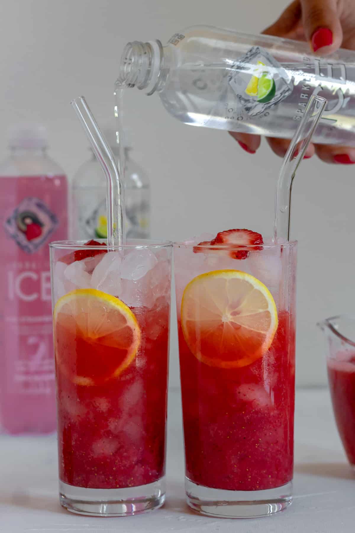 Skinny Sparkling Strawberry Vodka Cocktails