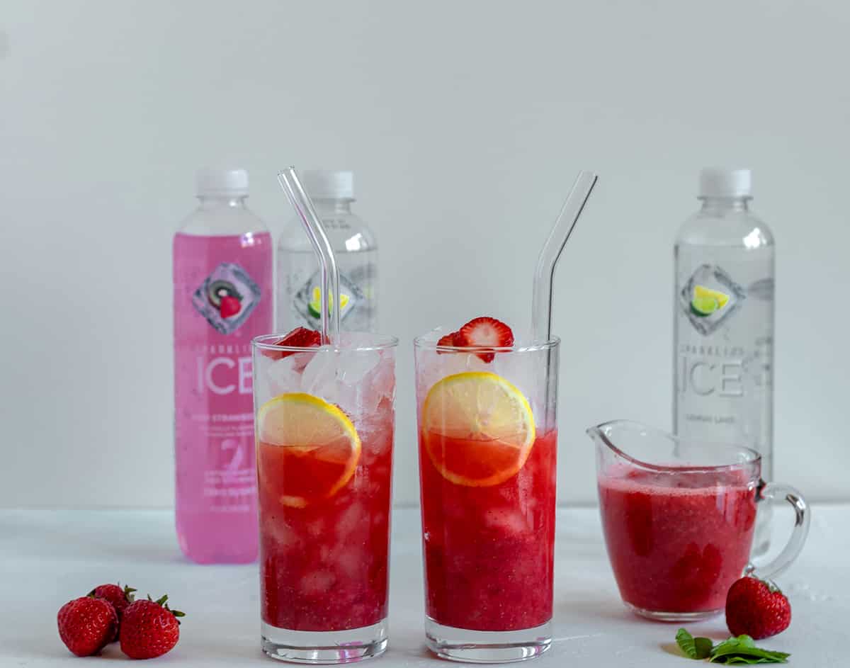 Skinny Sparkling Strawberry Vodka Cocktails