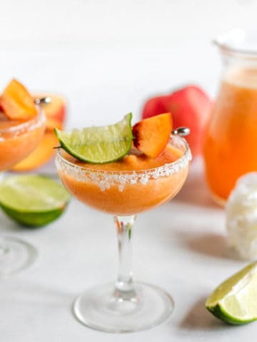 The BEST Fresh Peach Margaritas