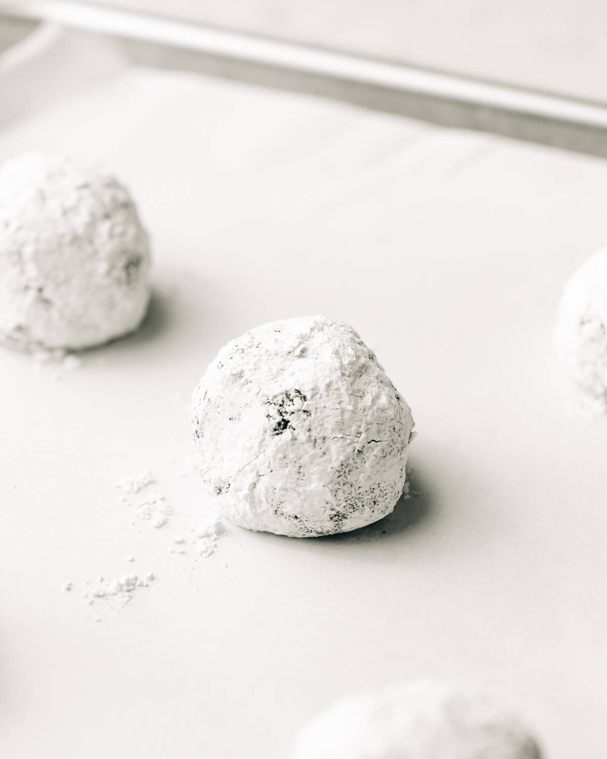 unbaked chocolate crinkle cookies.