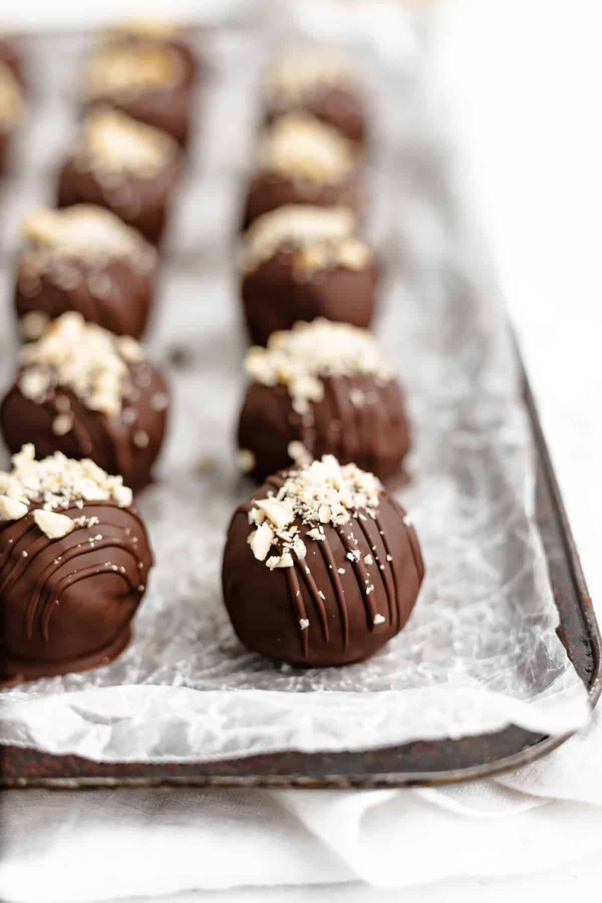 Easy Chocolate Hazelnut Cake Balls Recipe