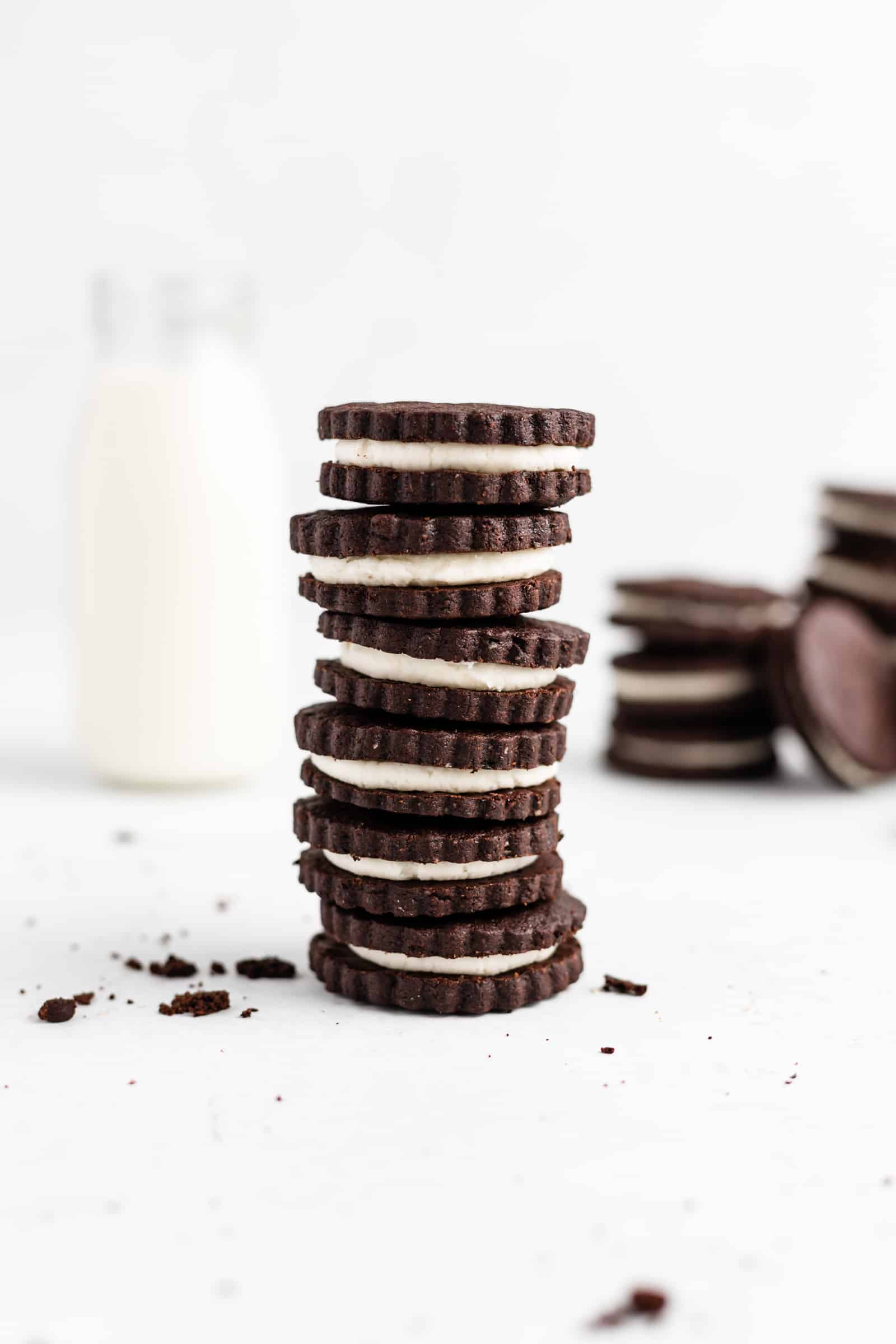 Easy and tasty recipe for homemade Oreos.