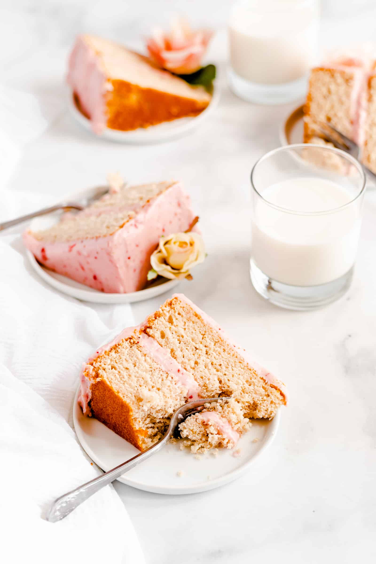 strawberry cake slices