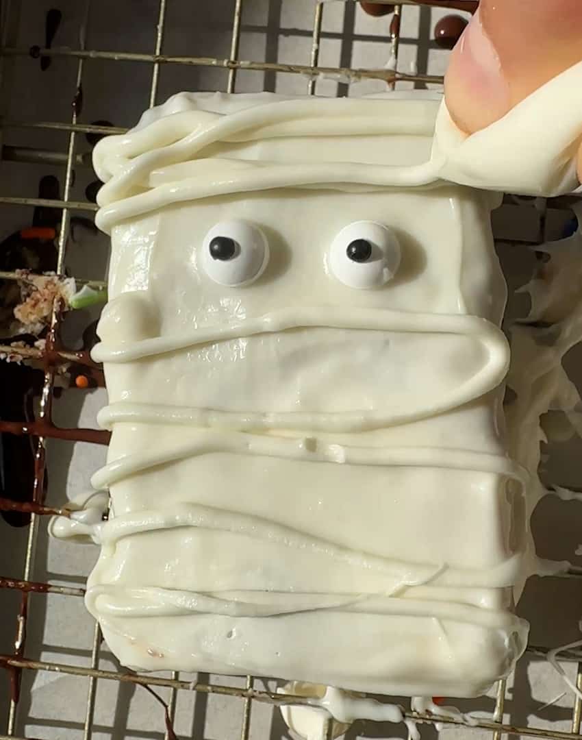 mummy rice krispie treat.