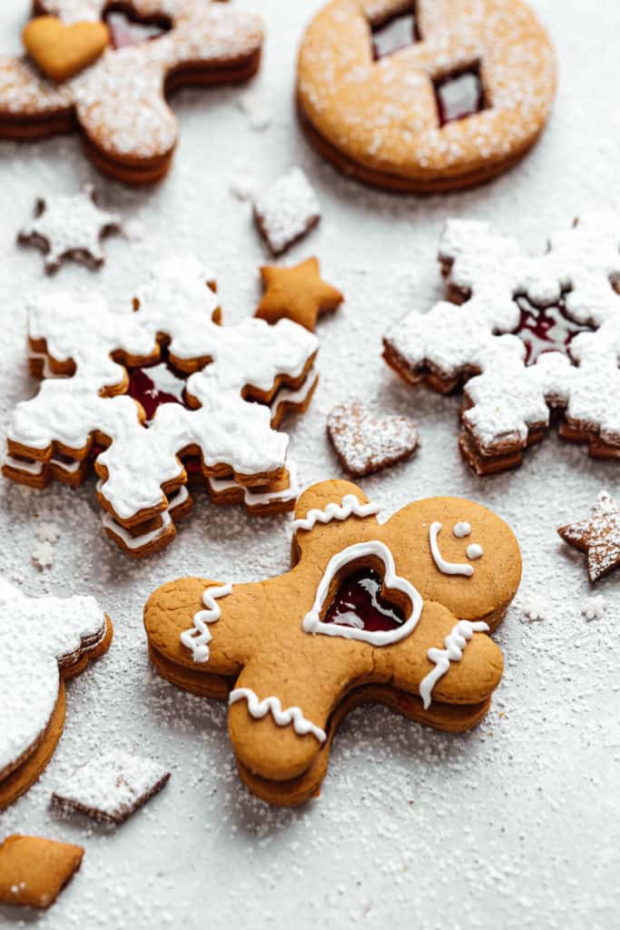 gingerbread linzer cookies