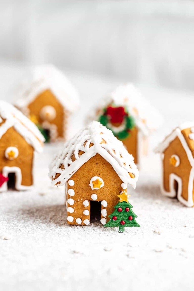 mini gingerbread houses