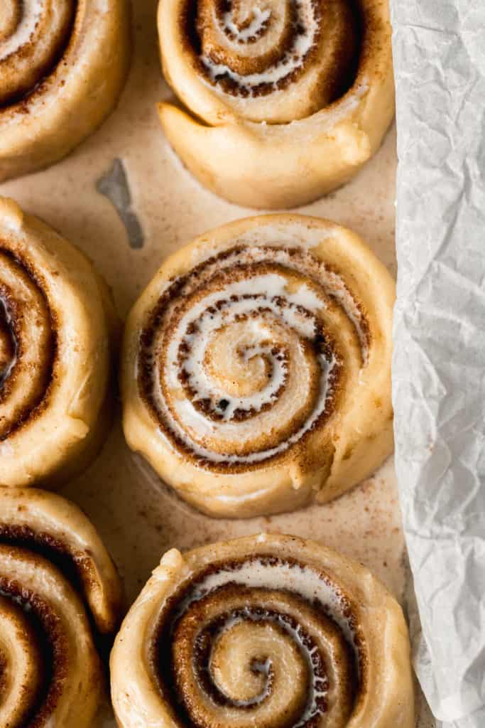 cinnamon rolls with heavy cream