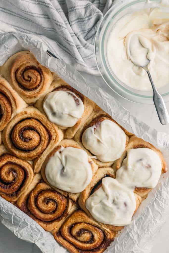 cinnamon rolls with cream cheese icing