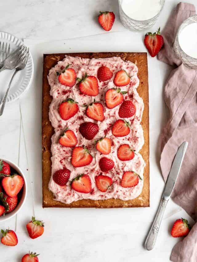 Fresh Strawberry Sheet Cake