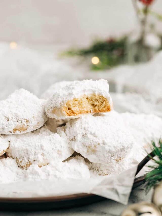 Kourabiedes (Greek Cookies)