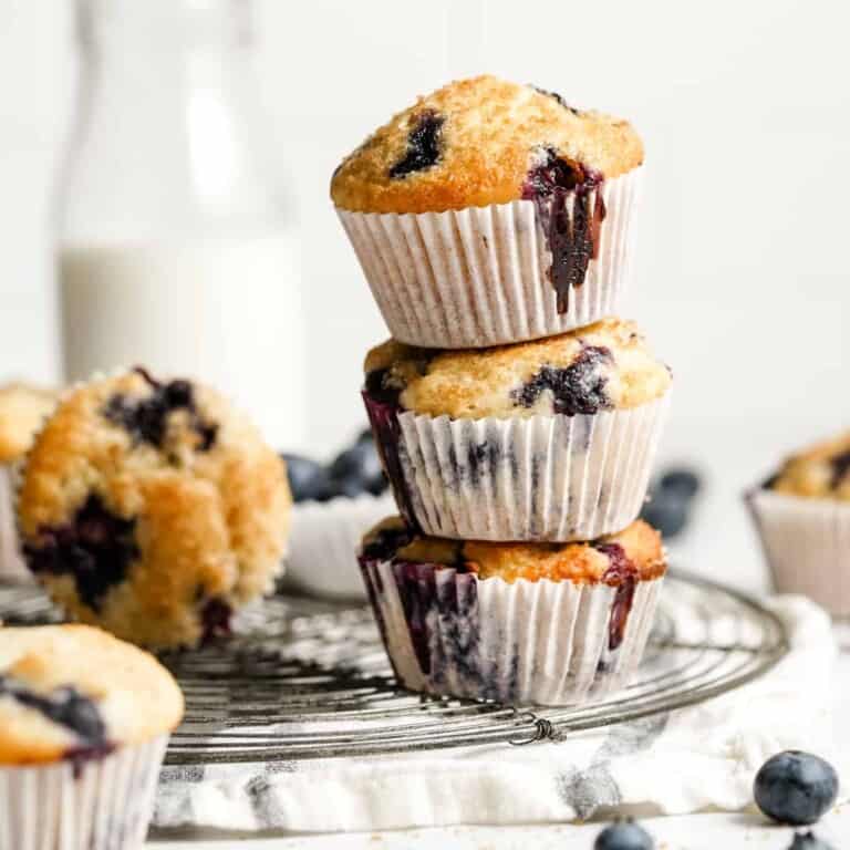 Best Ever Homemade Blueberry Muffins (Easy Recipe)
