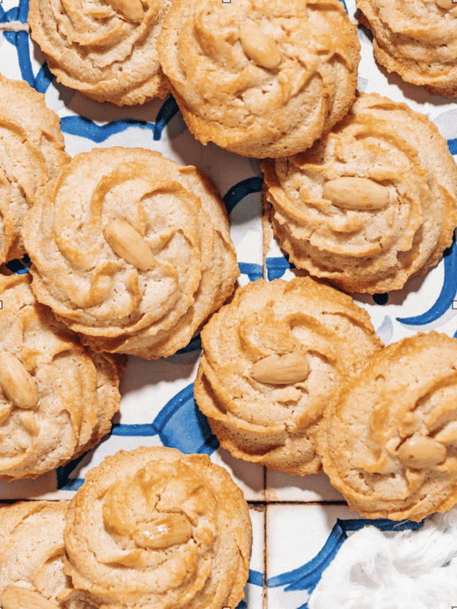 How To Make Greek Almond Cookies Amygdalota