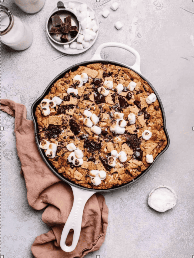 The BEST S’mores Chocolate Chip Skillet Cookie