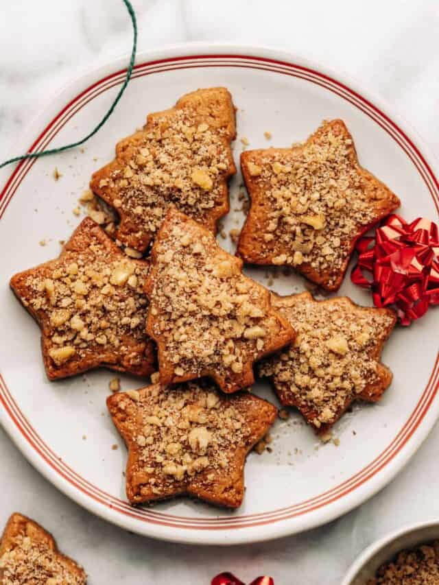 melomakarona in a plate.
